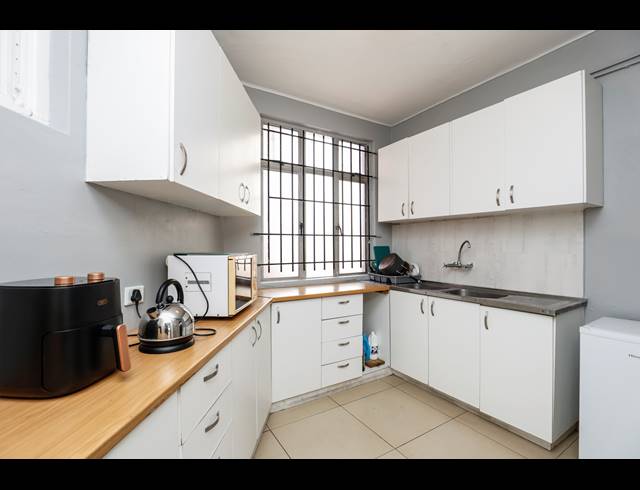 4 BEDROOM APARTMENT FOR SALE IN SOUTH BEACH